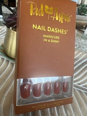 NEW Petal Power Red Aspen Nail Dashes Press-On Nails